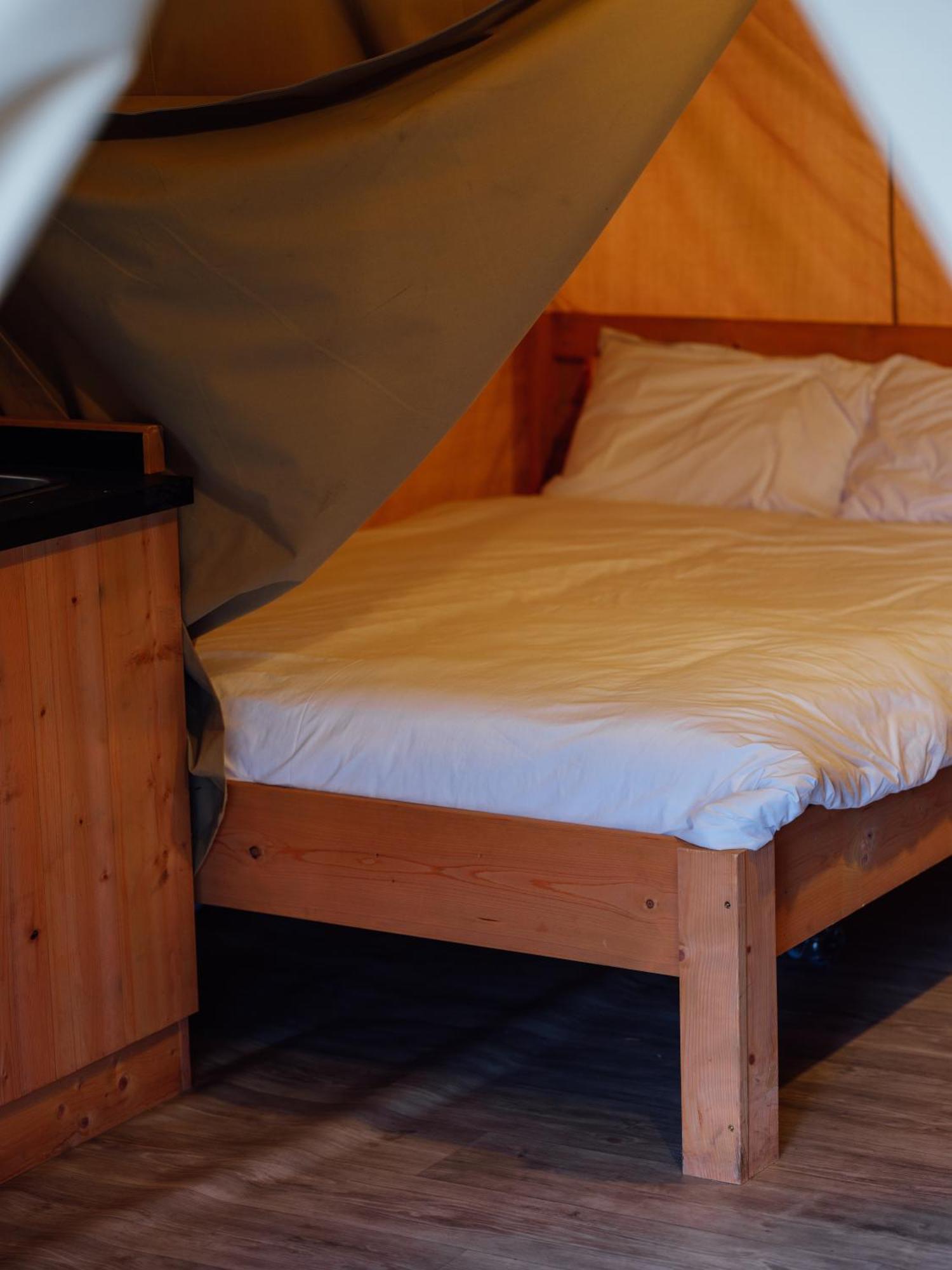 Sunset Retreats Safari Tent Ombersley Exteriér fotografie