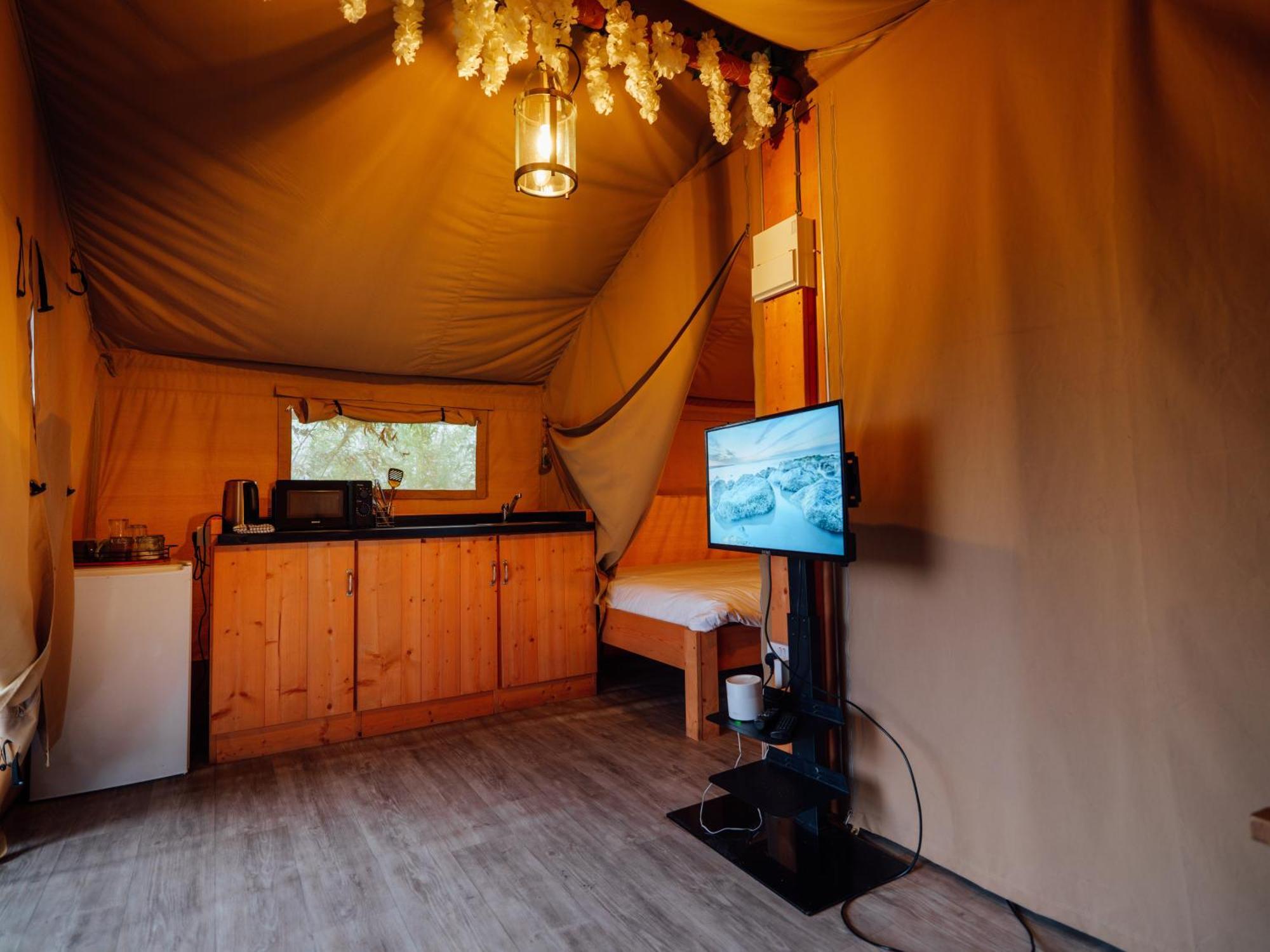 Sunset Retreats Safari Tent Ombersley Exteriér fotografie